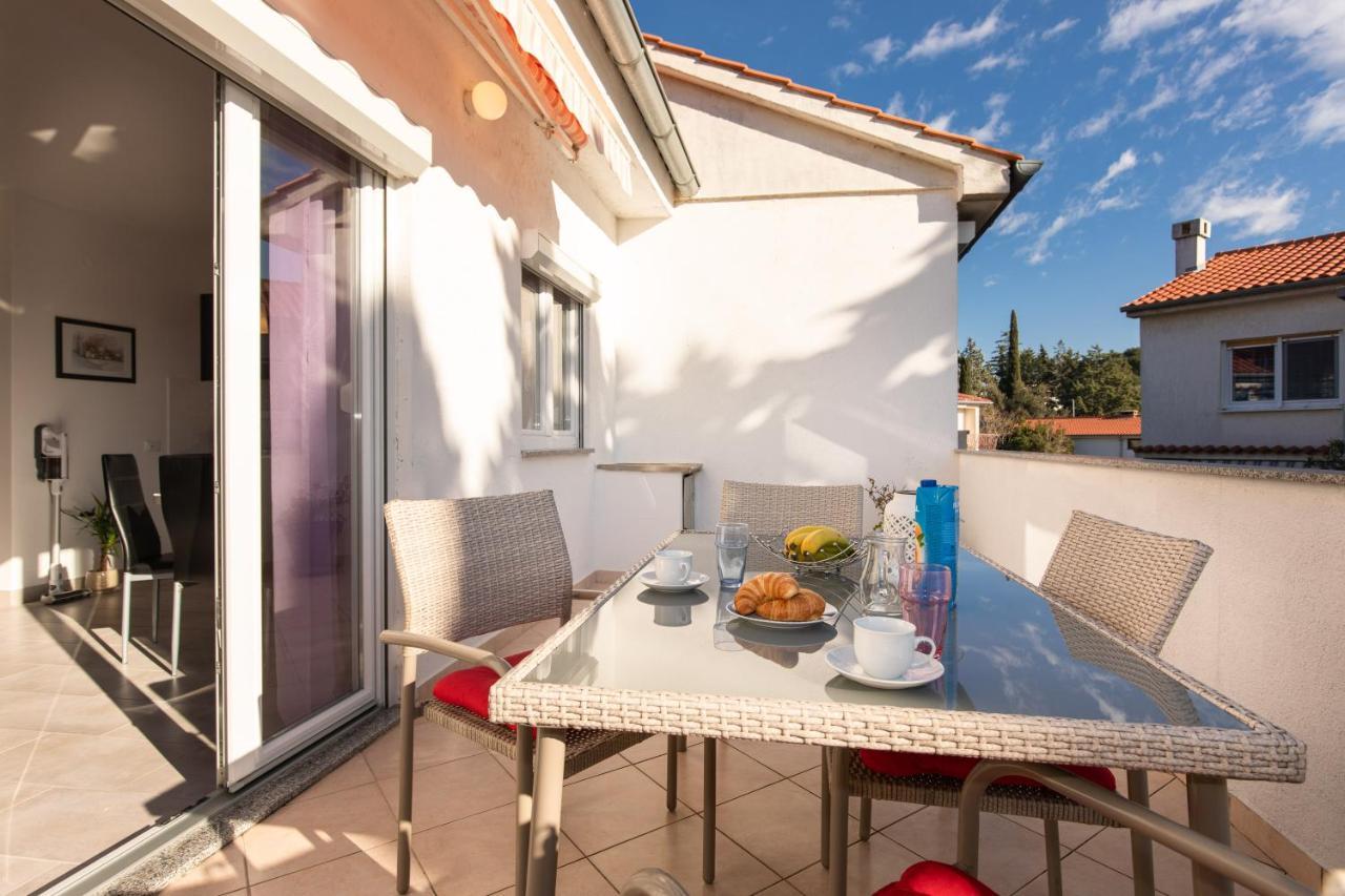 Apartment Marija Veglia Exterior foto